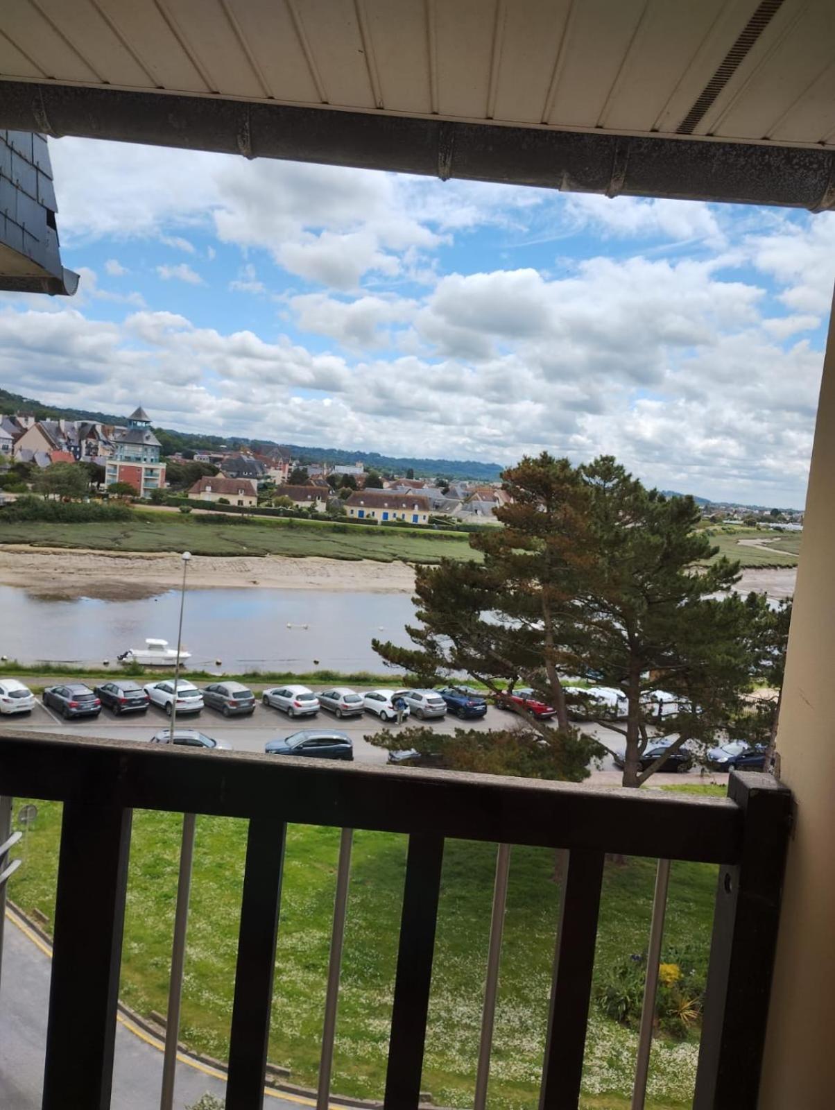 Appartement Vu Sur Mer カブール エクステリア 写真
